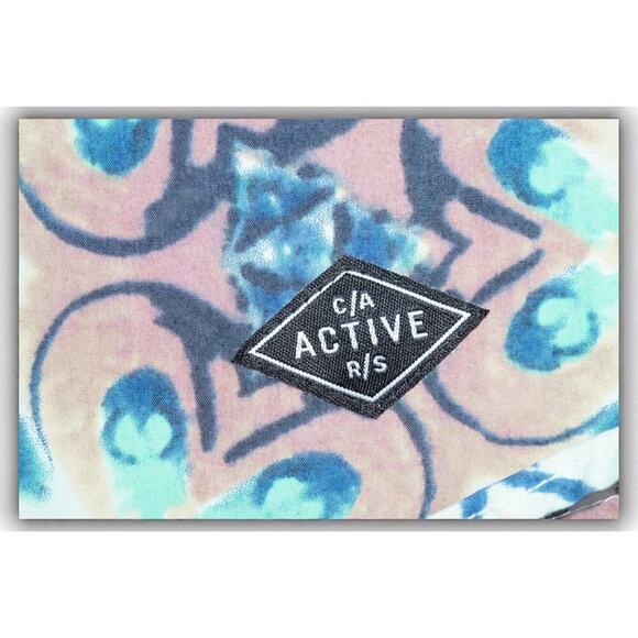 Active Short Sleeve Button-Up Shirt | Medium | Kaleidoscope Heart Print | Skate - Picture 3 of 13